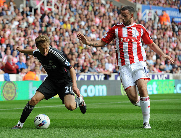 现了足球中 现了足球中