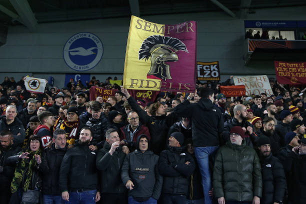 或是对球门 或是对球门